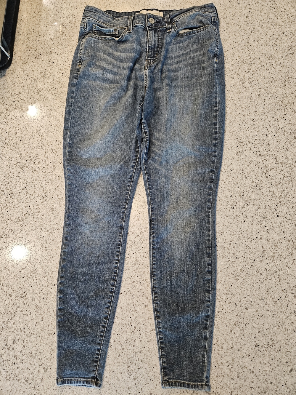 Levi Strauss Signature Mid Rise Skinny Jeans